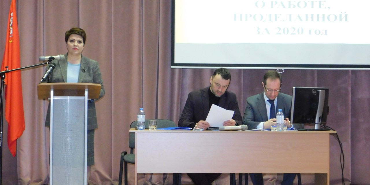 В Гжельской школе состоялся публичный отчёт директора МКУ «ТУ Гжельское» Г.Н. Голинковой
